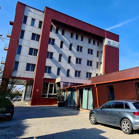 Hotel Grandis Apulum Mioveni Luaran gambar