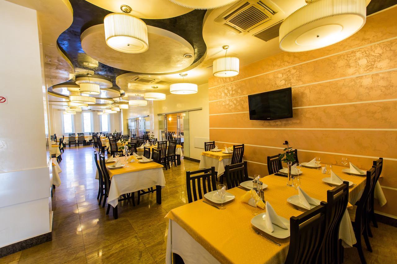 Hotel Grandis Apulum Mioveni Luaran gambar