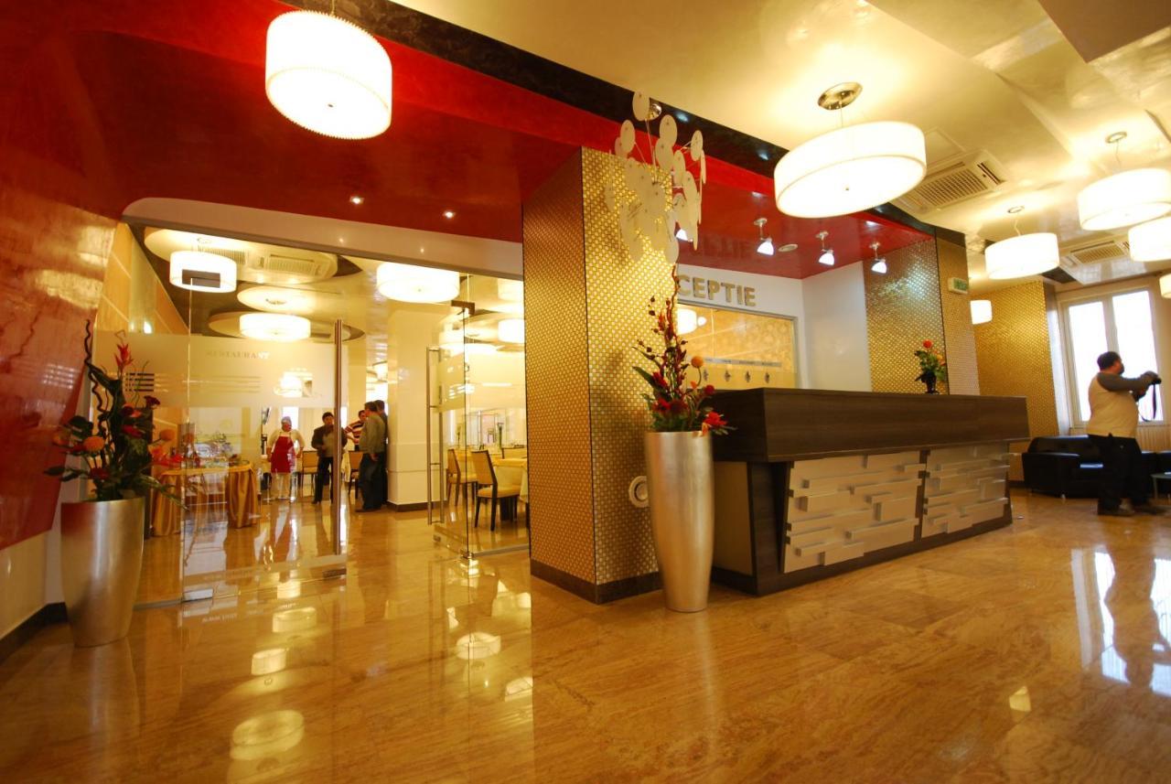 Hotel Grandis Apulum Mioveni Luaran gambar